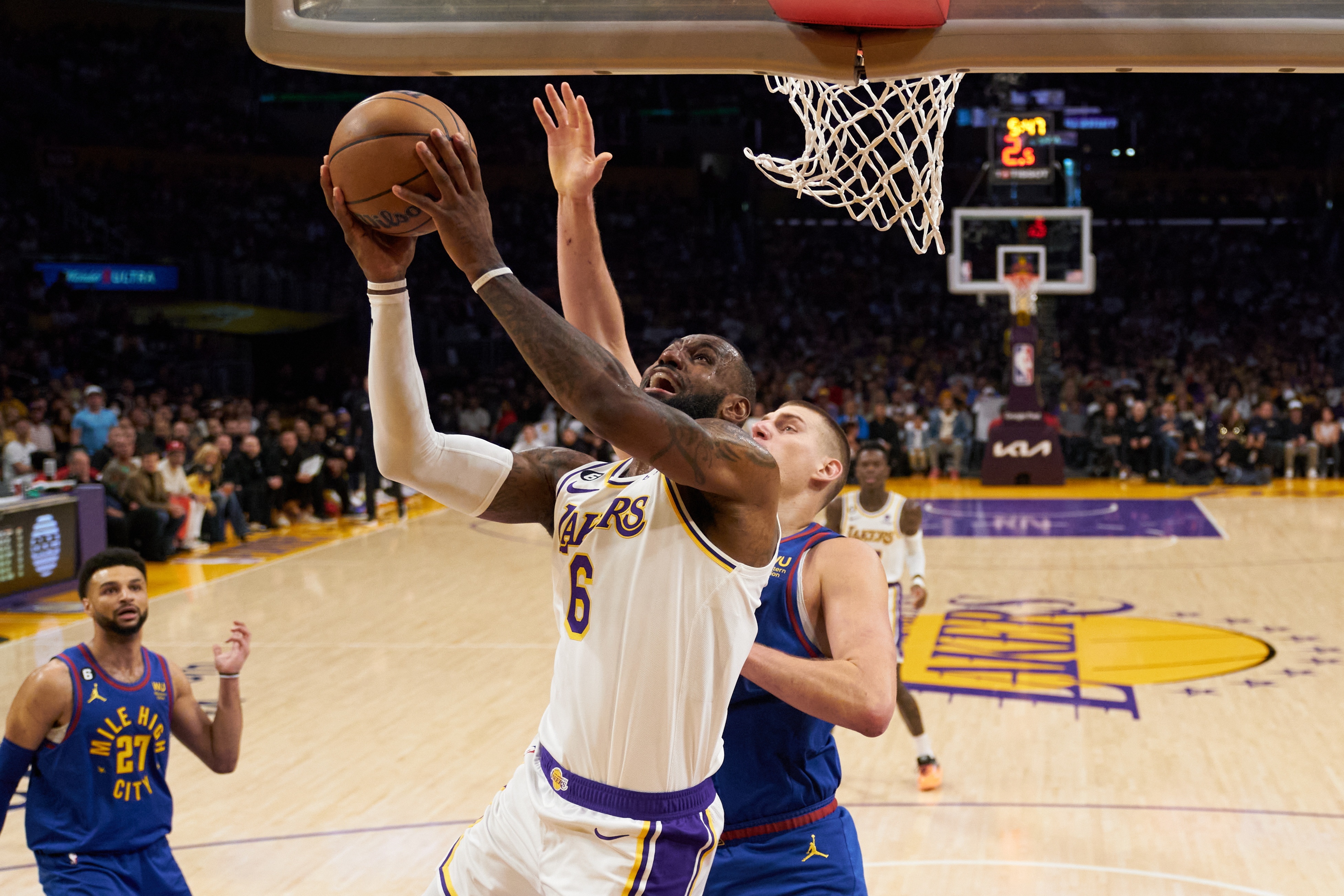 8年紫金生涯终结:詹姆斯正式通知湖人离队,两次夺冠+六进季后赛 8年紫金生涯终结:詹姆斯正式通知湖人离队,两次夺冠+六进季后赛