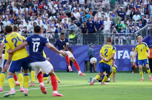 法国3-0碾压瑞典,姆巴佩淘汰赛9球创历史 法国3-0碾压瑞典,姆巴佩淘汰赛9球创历史
