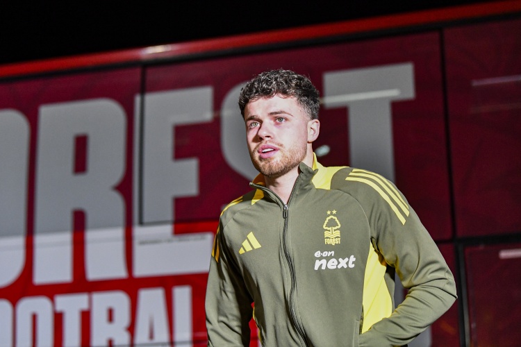曼联纽卡竞争内科·威廉姆斯，森林续约谈判并行