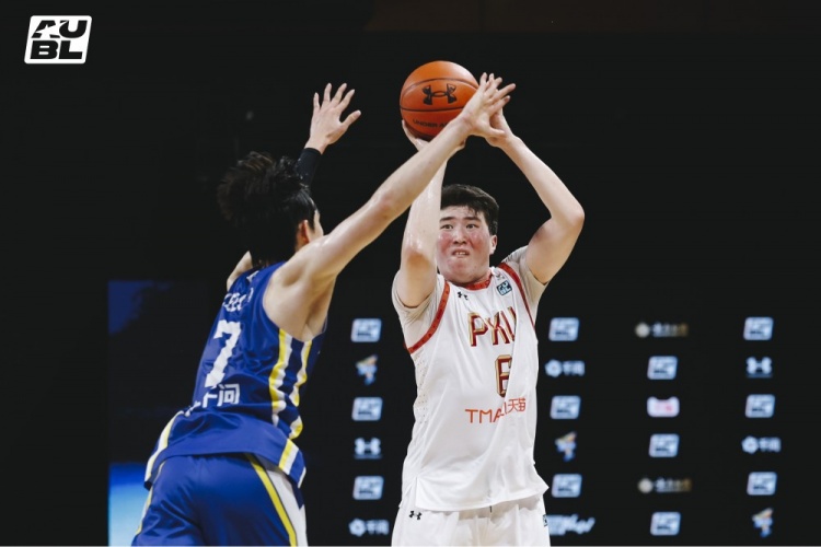 李东奇21分熊俊杰两罚准绝杀 北大83-82逆转延世夺C组第一 李东奇21分熊俊杰两罚准绝杀 北大83-82逆转延世夺C组第一