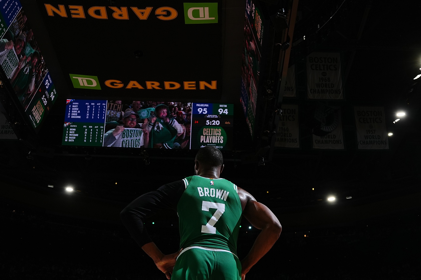 哈珀:布朗被交易离队我很难过,但这就是NBA 哈珀:布朗被交易离队我很难过,但这就是NBA
