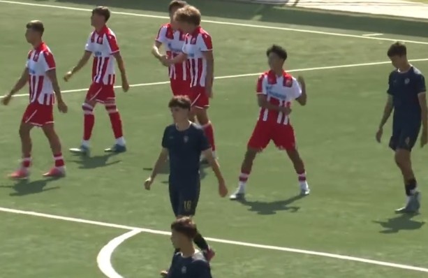 红星U19热身赛9比0横扫IMT,万项半场1球2助独造三球