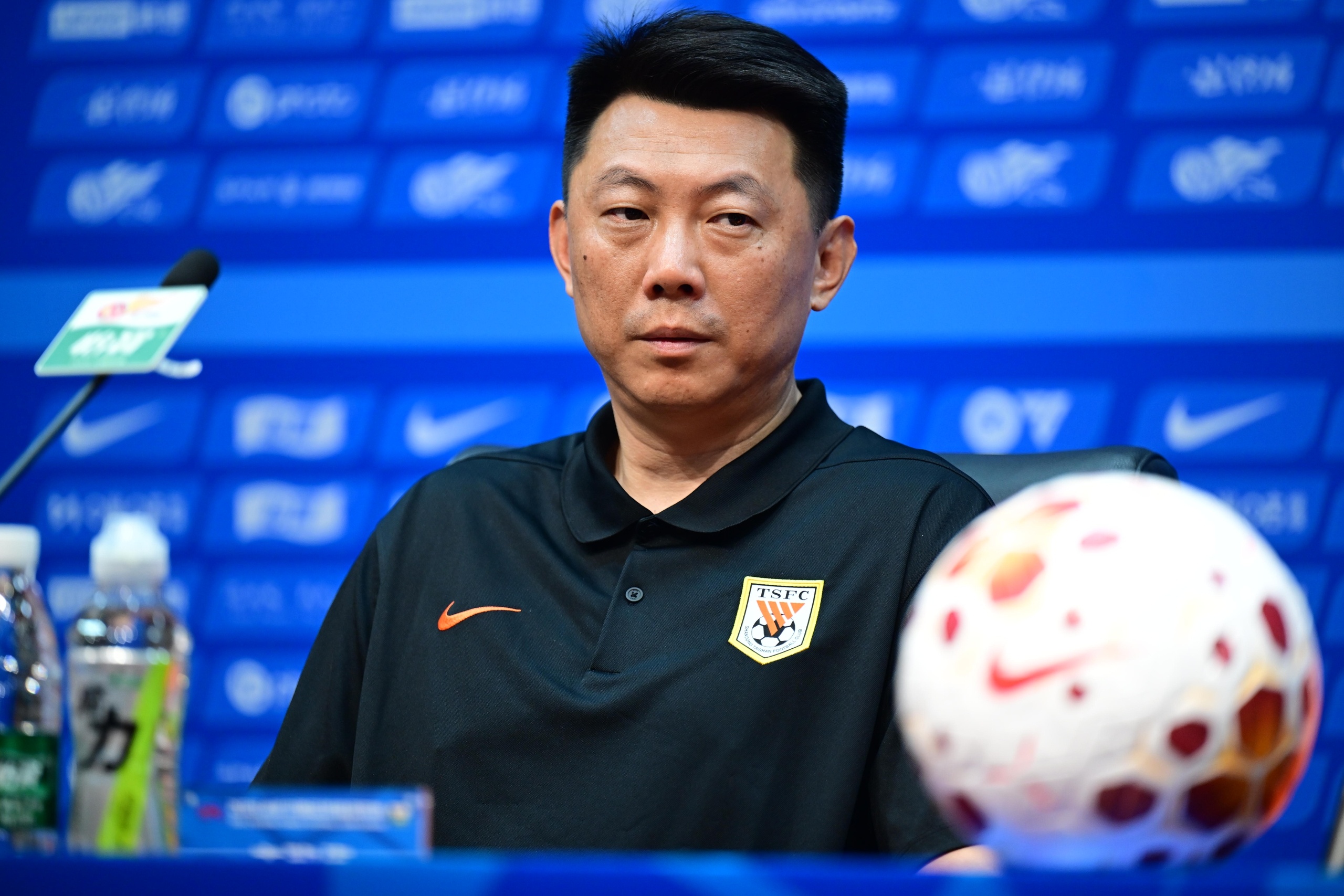 唐田悼念去世天津球迷:平安回家比什么都重要 唐田悼念去世天津球迷:平安回家比什么都重要
