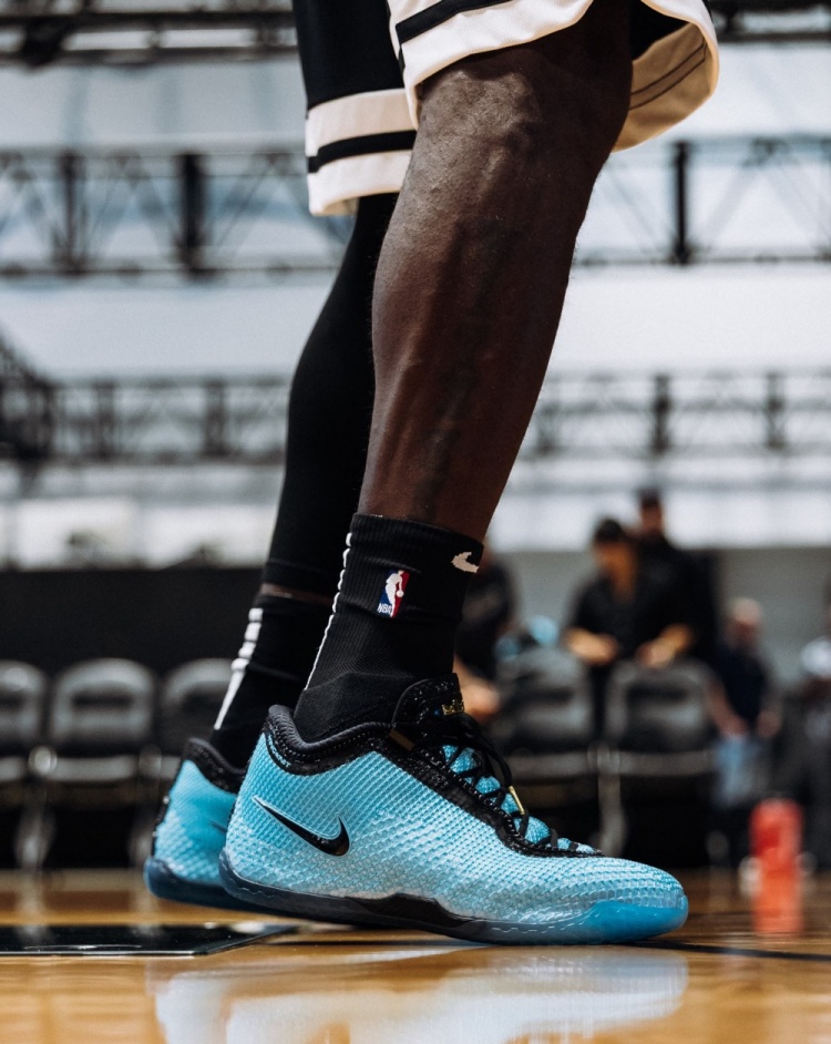 詹姆斯晒第24代签名鞋训练照:训练永不停歇,LeBron 24已在路上 詹姆斯晒第24代签名鞋训练照:训练永不停歇,LeBron 24已在路上