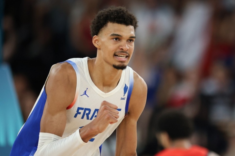文班亚马谈热身赛告负:我感觉自己有些生疏 球队还在磨合打法 文班亚马谈热身赛告负:我感觉自己有些生疏 球队还在磨合打法