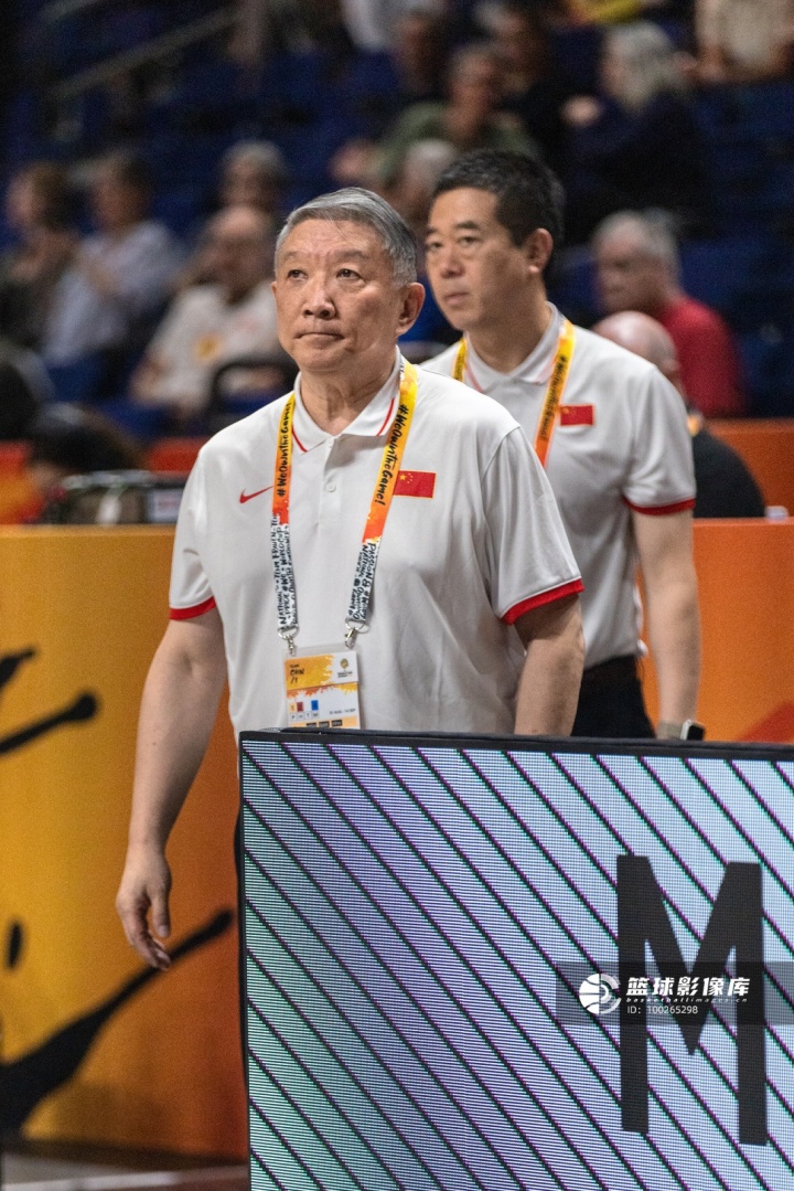 媒体人:法国女篮对中国女篮占据碾压优势 这比赛有一边倒的可能