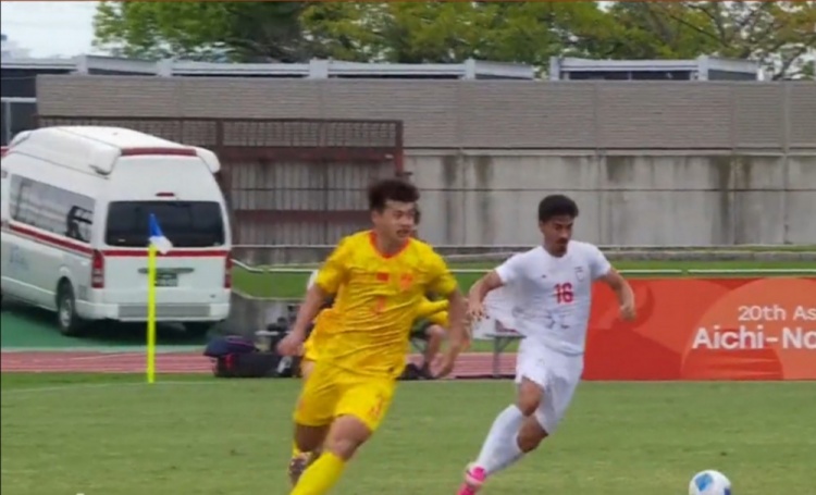 亚运会-U23国足0-0伊朗U23 小组第2末轮将战阿联酋 吴曦远射中框