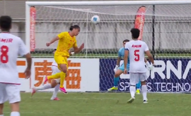 亚运会-U23国足0-0伊朗U23 小组第2末轮将战阿联酋 吴曦远射中框