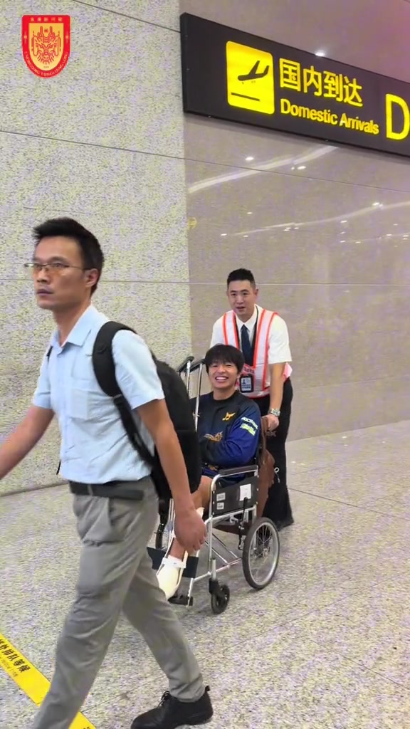 重庆铜梁龙晒有缘一幕:李镇全完成手术返回重庆,偶遇汪士钦 重庆铜梁龙晒有缘一幕:李镇全完成手术返回重庆,偶遇汪士钦