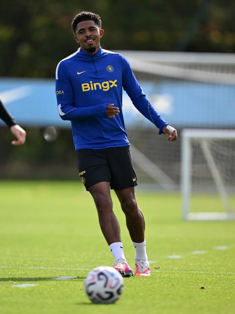 切尔西官方：多名球员周一回归训练，帕莱斯特拉在列